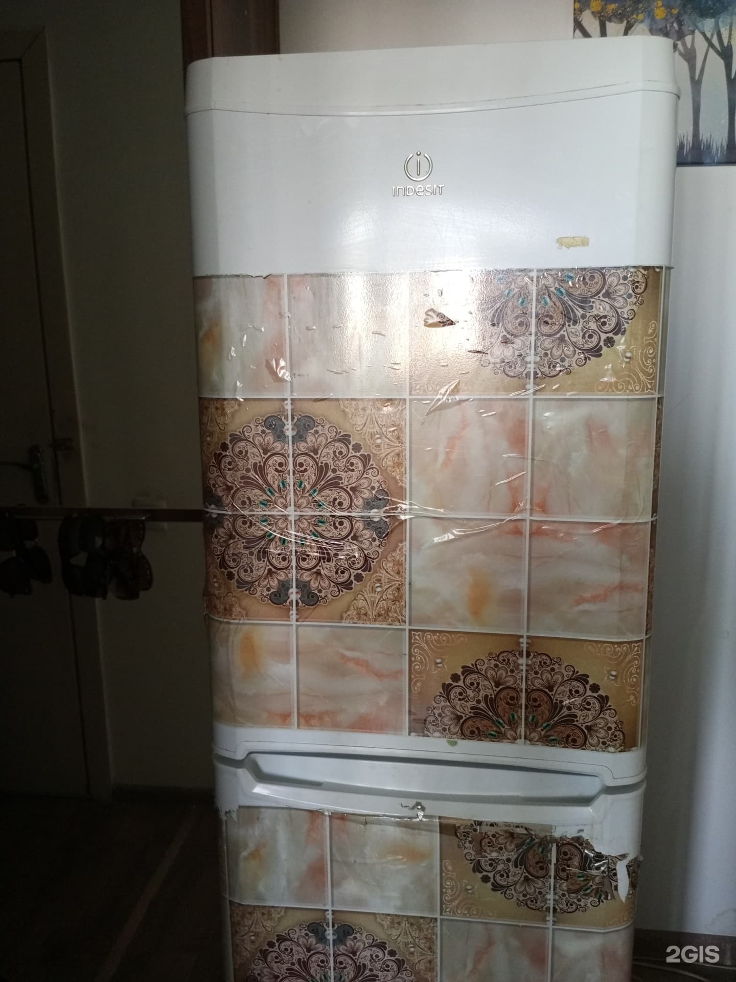 Холодильник Indesit после выполненных работ